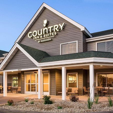 Country Inn & Suites By Radisson, Chippewa Falls, Wi Bagian luar foto
