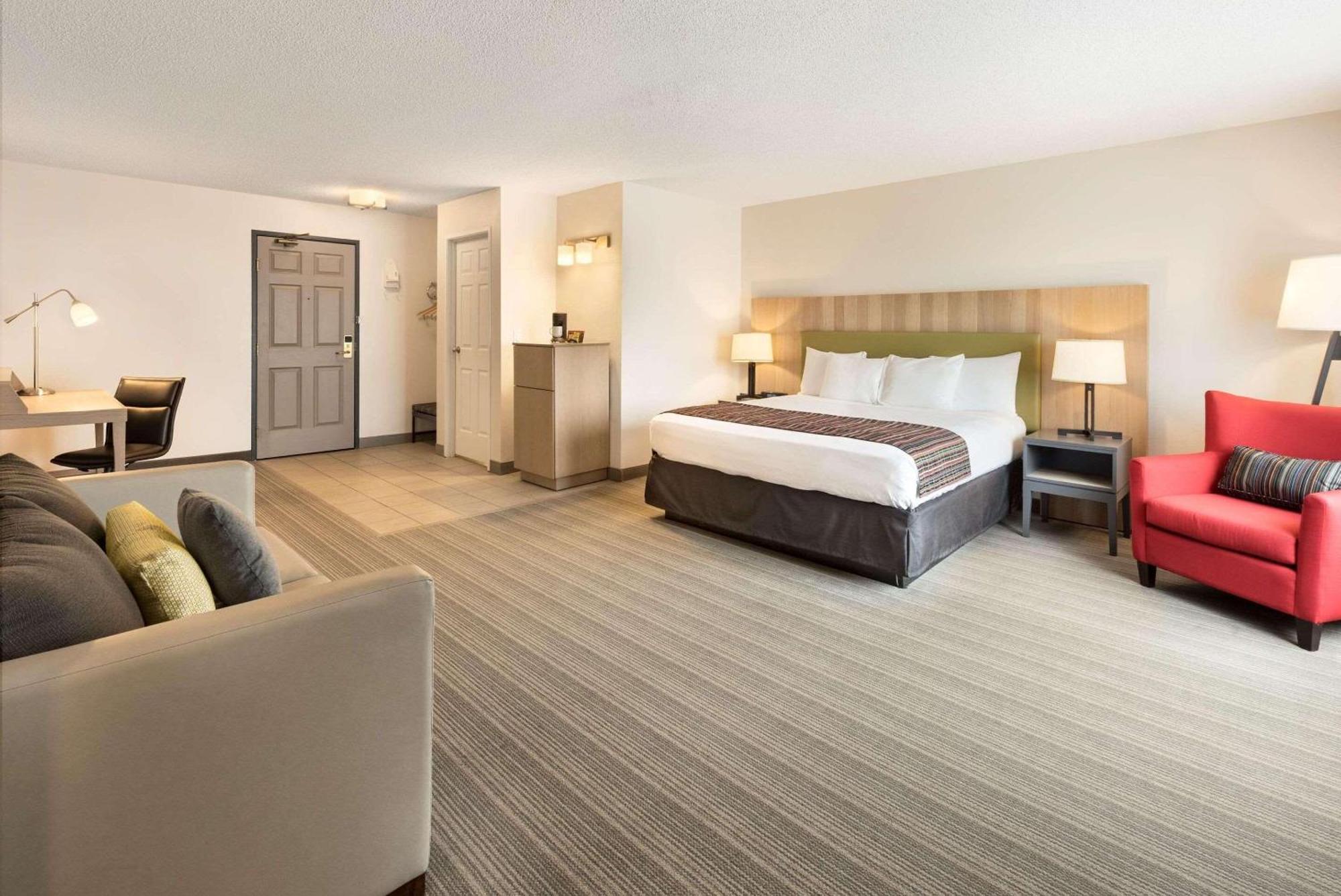 Country Inn & Suites By Radisson, Chippewa Falls, Wi Bagian luar foto