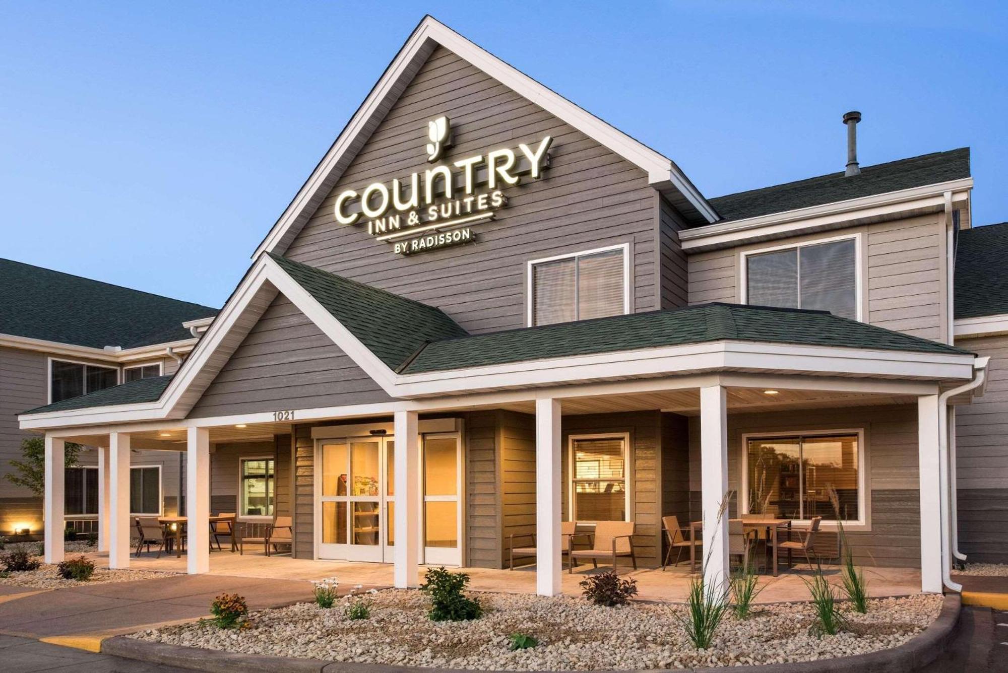 Country Inn & Suites By Radisson, Chippewa Falls, Wi Bagian luar foto