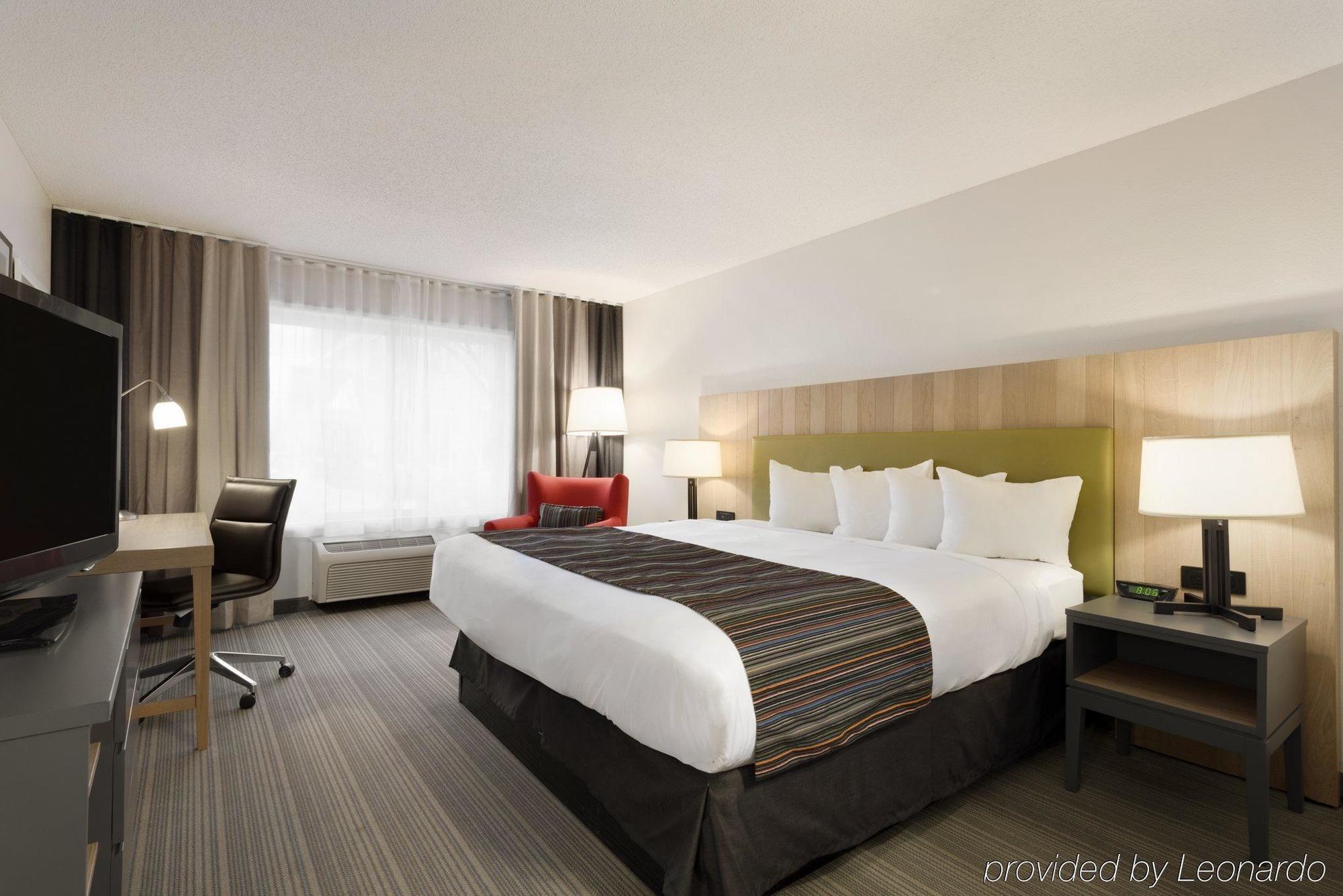 Country Inn & Suites By Radisson, Chippewa Falls, Wi Bagian luar foto