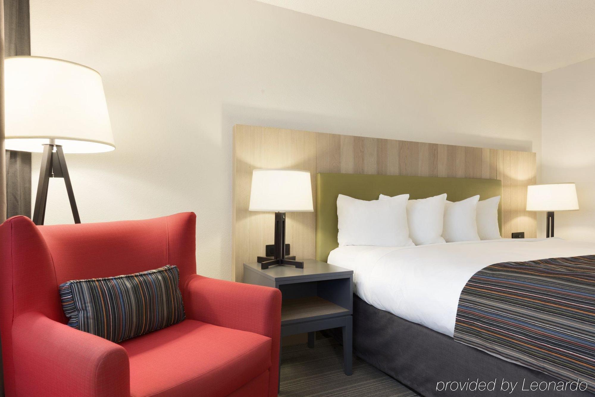 Country Inn & Suites By Radisson, Chippewa Falls, Wi Bagian luar foto