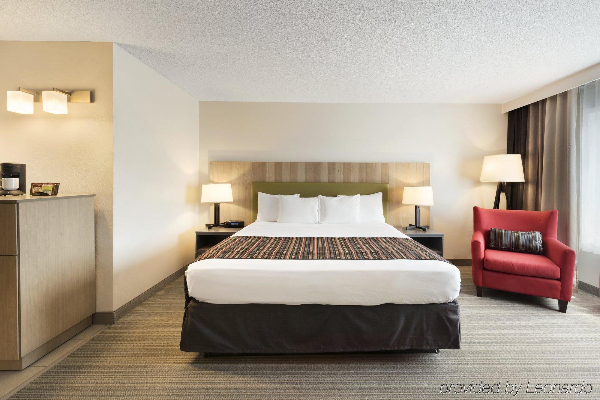 Country Inn & Suites By Radisson, Chippewa Falls, Wi Bagian luar foto