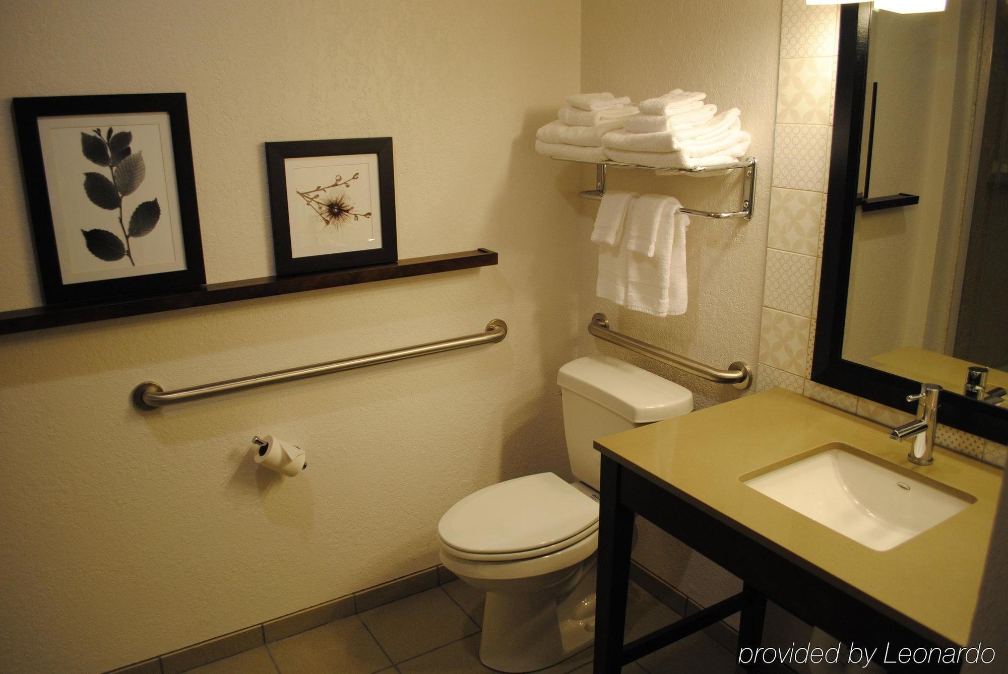 Country Inn & Suites By Radisson, Chippewa Falls, Wi Bagian luar foto